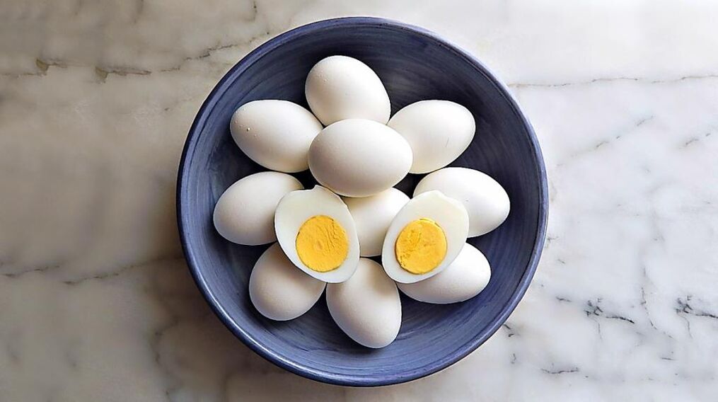 Chicken eggs are an important product in the chemical diet diet